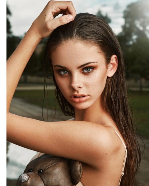 blogcarlosdiogo:Meika  Woollard