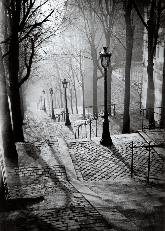 luzfosca:
“Brassaï
Les Escaliers de Montmartre, Paris, 1936.
From Mai Manó Ház
”