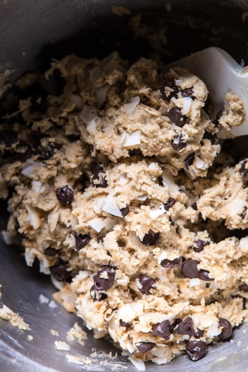 sweetoothgirl:browned butter coconut chocolate chip cookies