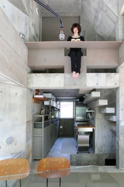 Oriel Window House / Shinsuke Fujii Architects