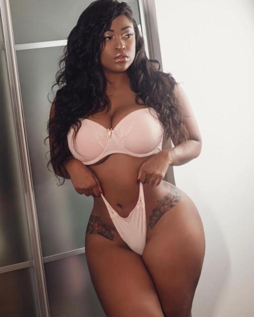 naughty-ebony:Prissy Blaire