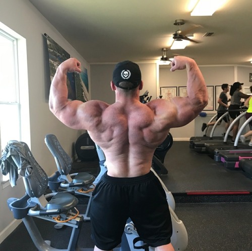 dragon86xxx:Hunter Labrada @hunterlabrada