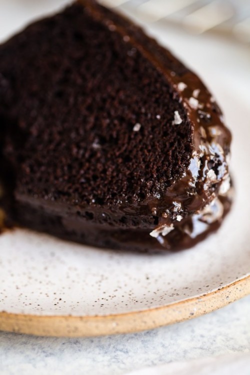 sweetoothgirl:DOUBLE CHOCOLATE BUNDT CAKE