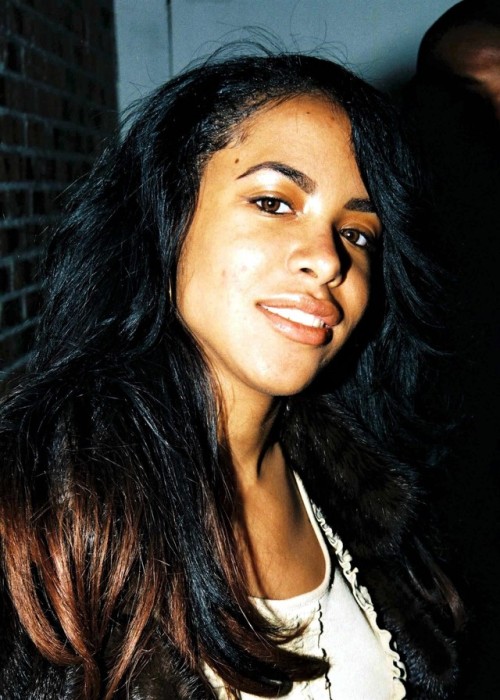 aaliyahsources:aaliyah and her “ombré hair” era. 2000 >>...