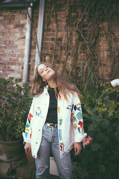 taste-in-music:Maggie Rogers photographed by Dani Hansen for...