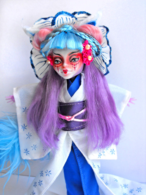 magikkcreations:15 % OFF in my MH foxy geisha only for a few...