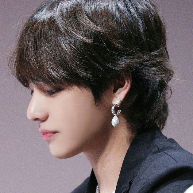 taehyung side profile | Tumblr