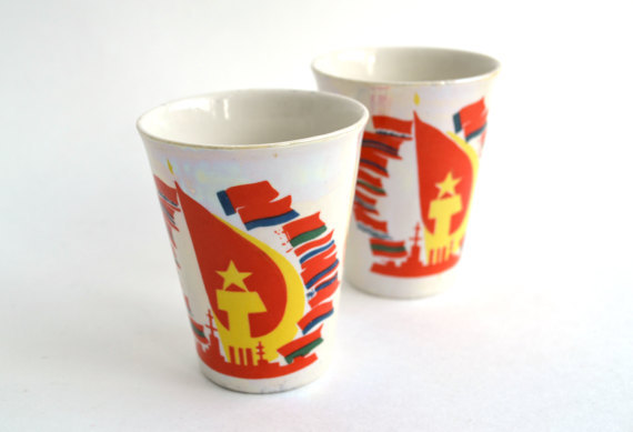 Two small cups from 1987
Listed on Etsy: http://ift.tt/2kgTjI8