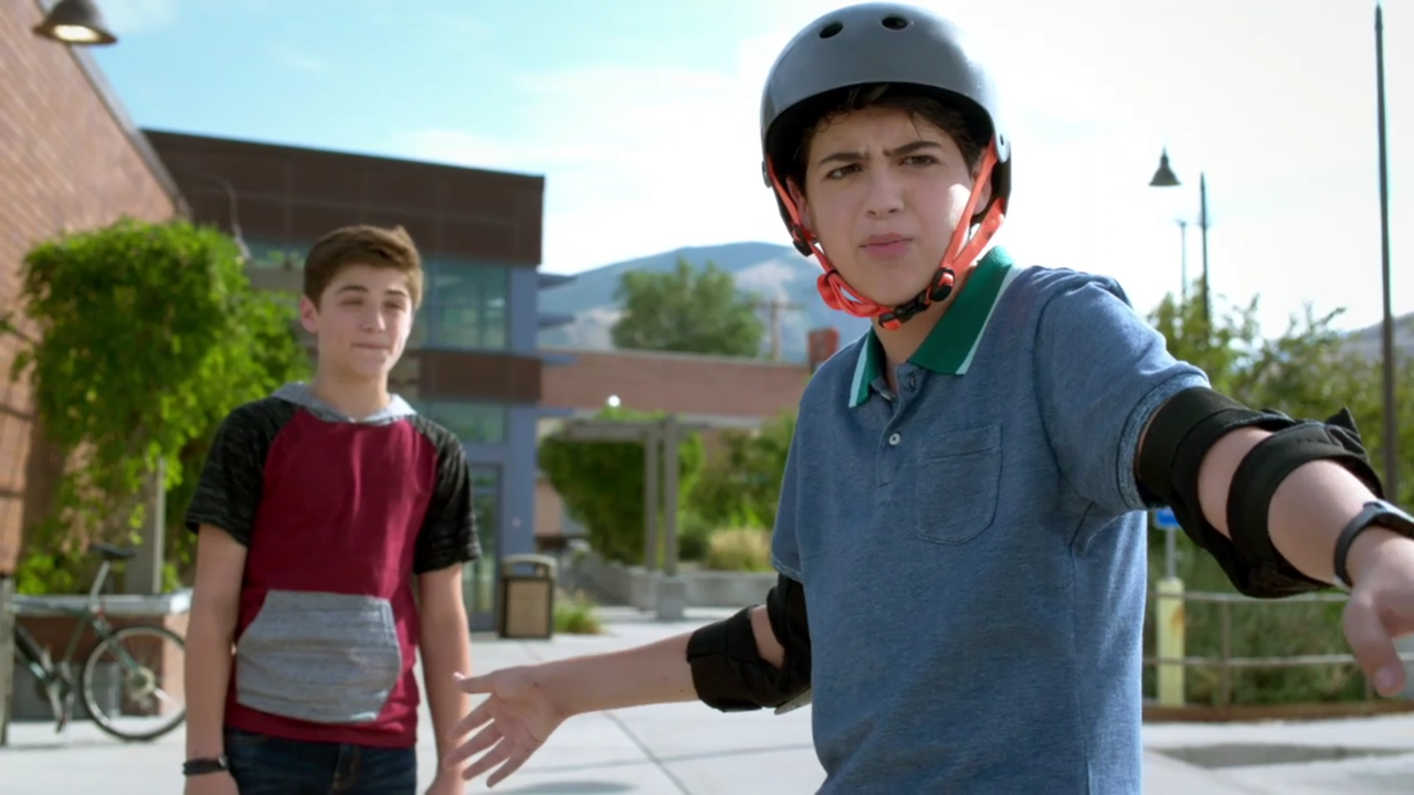 Jonah ‘heart eyes😍’ Beck in Andi Mack 2x04...