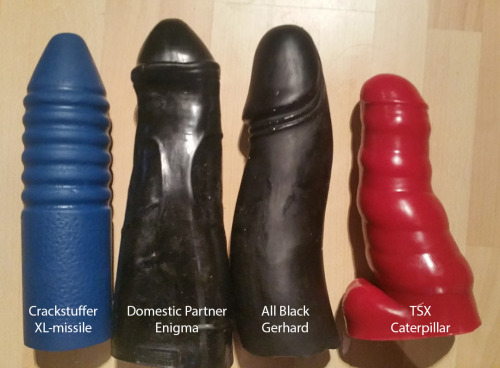 mark-likes-fisting:dutchballstretcher:My sex toy...