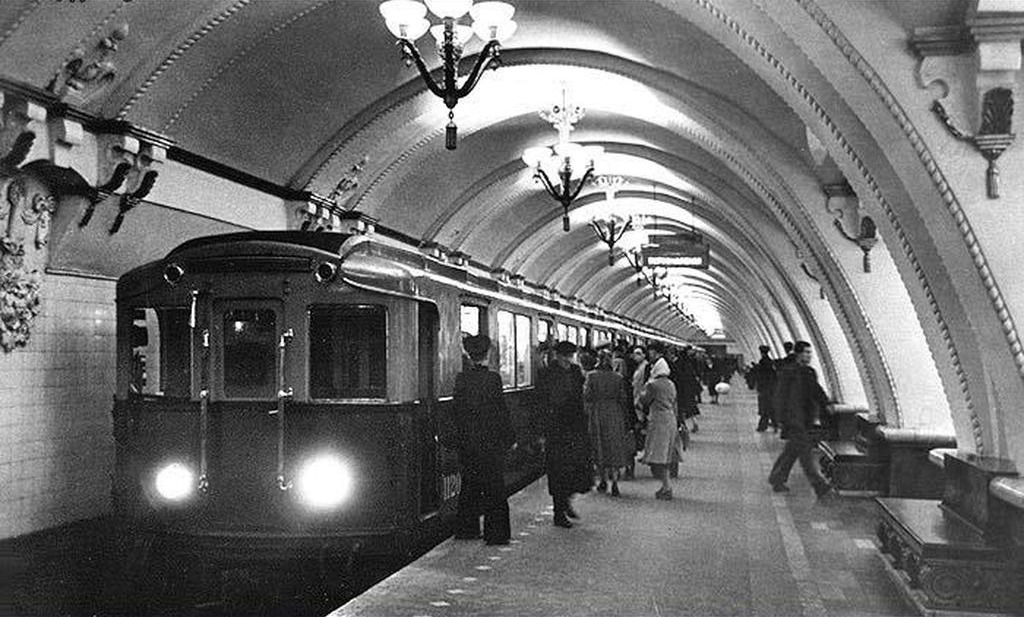 Arbatskaya metro station in Moscow (1957)