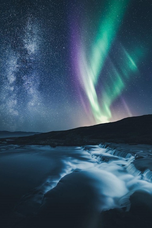 alecsgrg:Milky Way & Aurora in Vadsø, Norway | ( by Mikko...