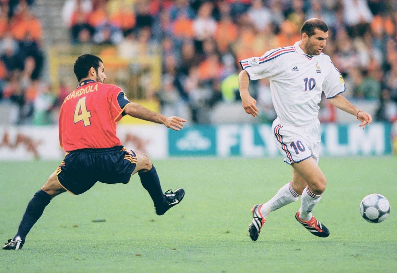 Greats Of The Game - Zinedine Zidane and Pep Guardiola ...