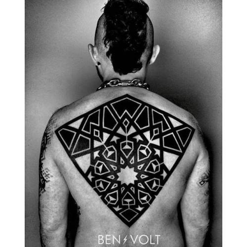 By Ben Volt, done at FORM8 Tattoo, San Francisco.... backpiece;arabic culture;huge;benvolt;facebook;blackwork;twitter;sacred geometry;geometric