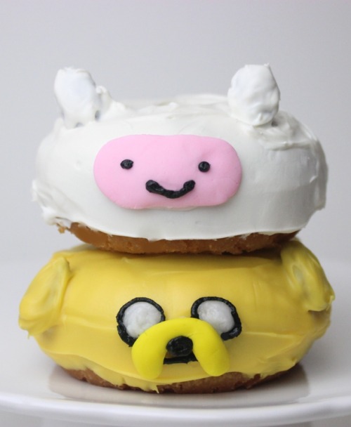 damn-good-food:Adventure Time Finn and Jake Donuts