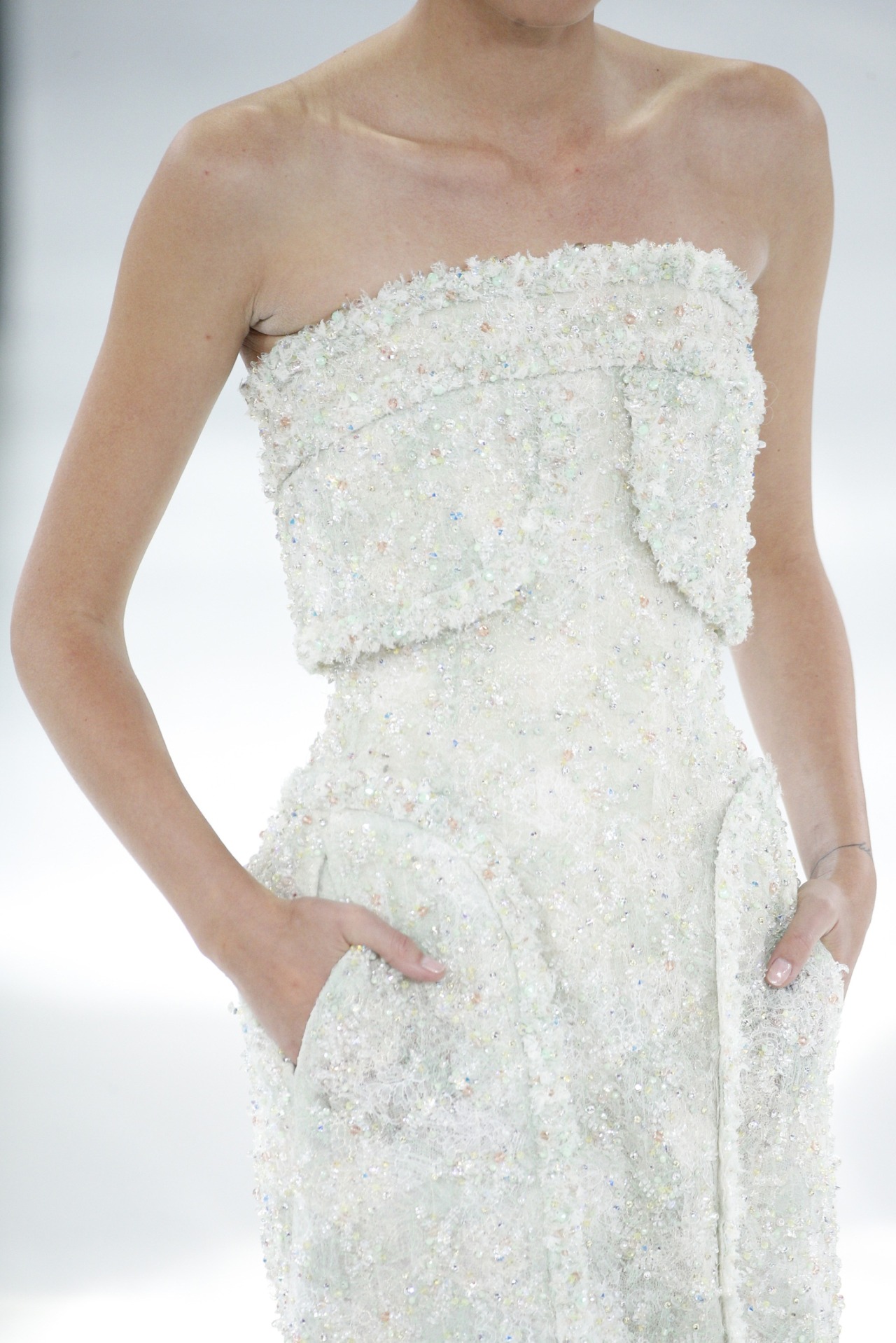 Haute Tramp - whore-for-couture: ohmywang: Details at Chanel...