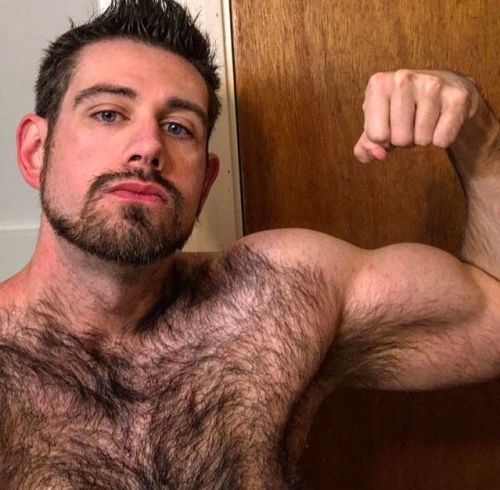 shakboysmen:This HOT bear, Michael Farris is one of the...