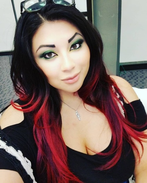 ivydoomkitty:I’m at @dutchcomiccon finishing up pre judging...