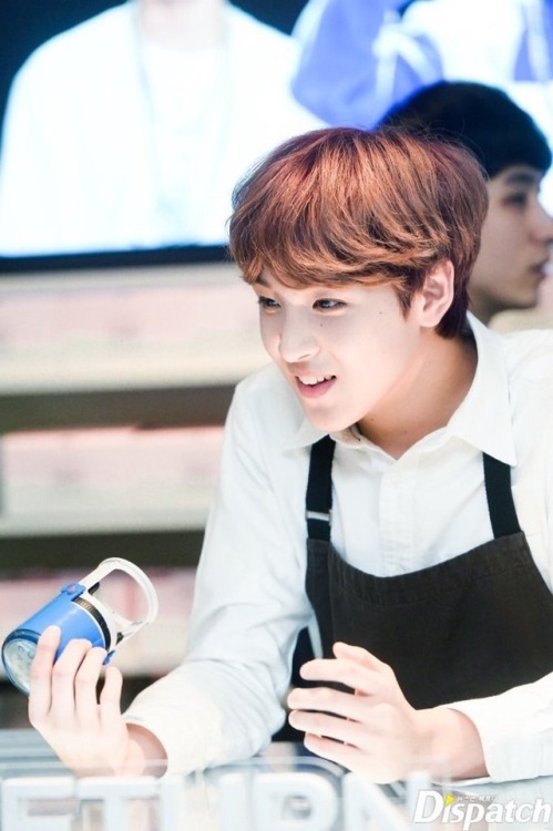 vkookgotmeshook:Photos of a smiling Haechan are the best photos.