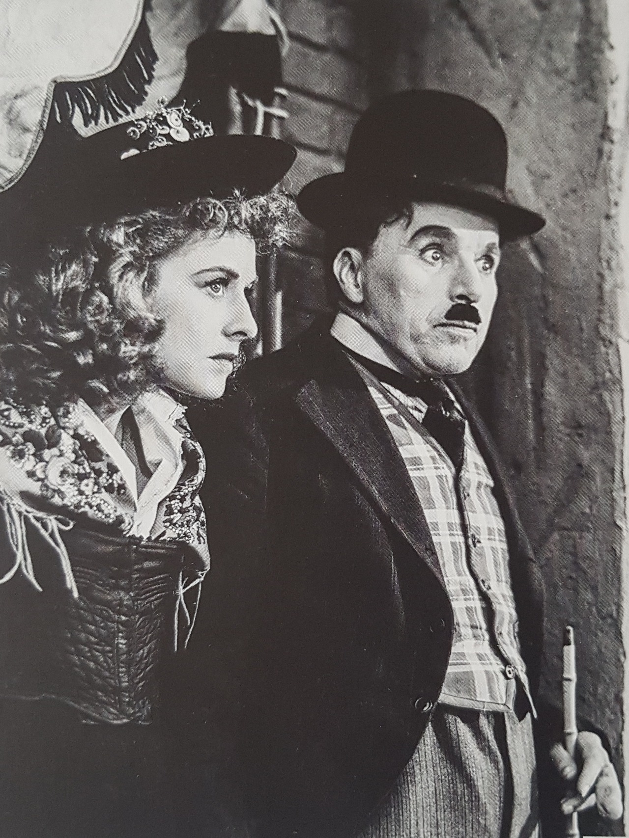 Chaplin-images-videos — Paulette Goddard & Charlie Chaplin in “The ...