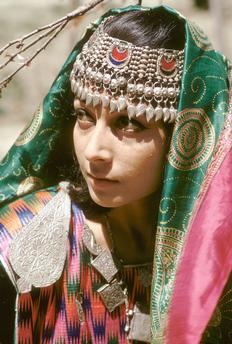 warkadang:AFGHANISTAN. 1964-1977. Pashtun women and girls...