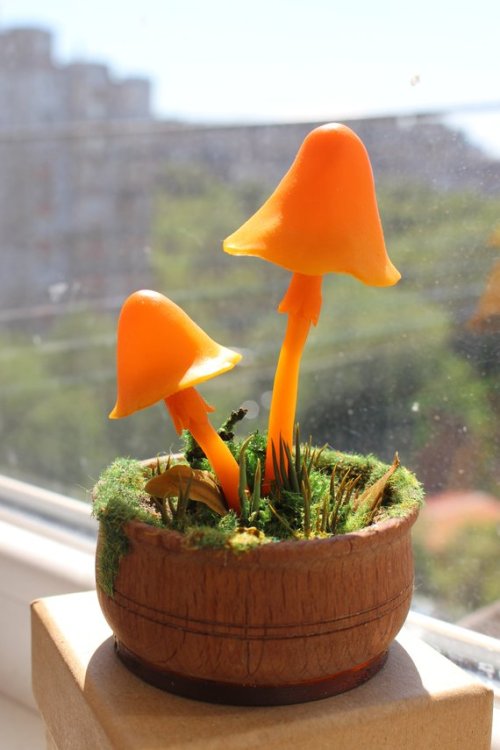 figdays:“Mushroom” Lamp // TheSnowmade 