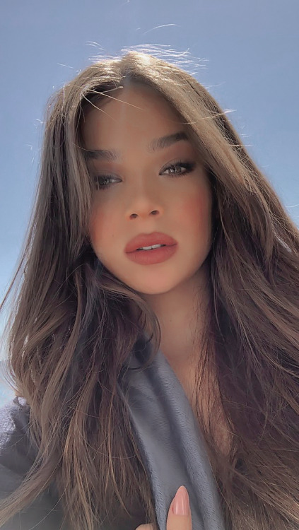 hailee steinfeld lockscreen | Tumblr