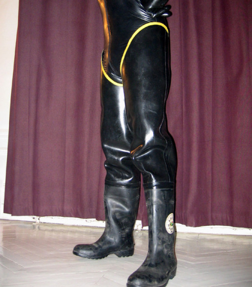 rubberdocs:My very high Egoli waders with rubber catsuit.To be...