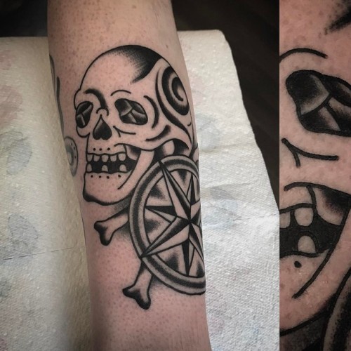 Tom Arnison Tattooer and skull for Ronan northseatattoo&hellip;)