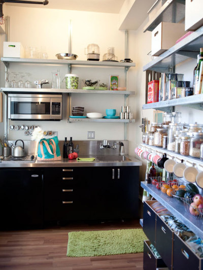 ittybittyliving:<br /><br />Erin Feher House Tour: Living together in 500 sq. ft.<br /><br />LOVE this place!