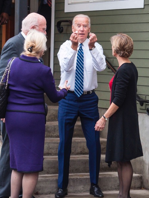 donutmongoose:gayerthangrantaire:its the cash Biden reblog in...