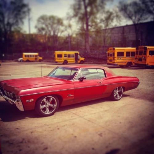 Another pic of my coworker’s 1967 chevy impala. #chevy...