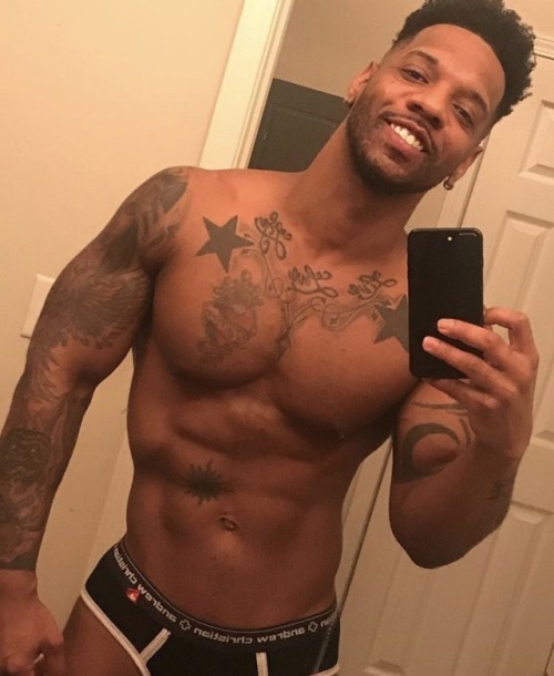 sprinkledpeenreturns:Tyrone Wells