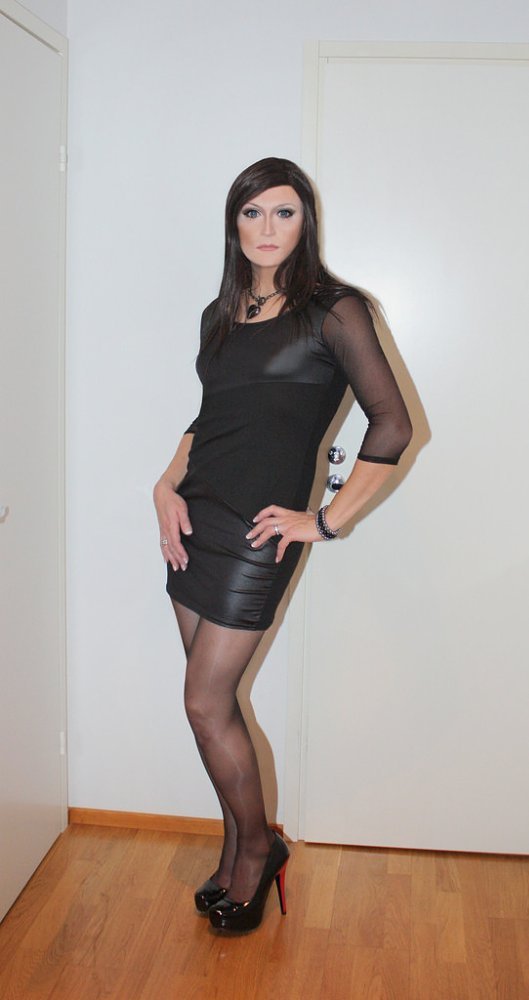 Well Dressed Crossdressers And Transgendered Women Photo 3518