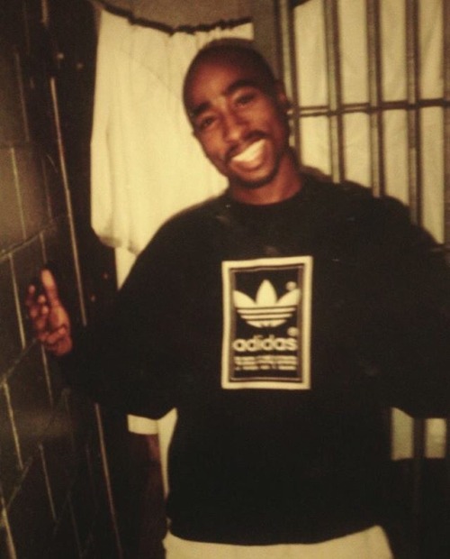 couplelookingforher2:adoringtupac:Rikers Island, 1995GOAT...