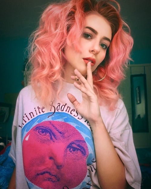 smashing pumpkins ramona flowers pink hair pastel grunge htxmodel 90s aesthetic 90s fashion 90s grunge 90s girl the infinite sadness scott pilgrim soft grunge 90s inspo 1979 pics for pay pics for money pics for sale pastel blog pink blog bubblegum hair vintage band tee vintage finds vintage fashion grunge blog hair goals hair inspo hair inspiration hair dye dyed hair 90s inspired