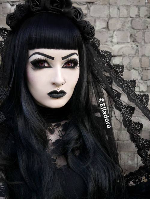 goth model on Tumblr