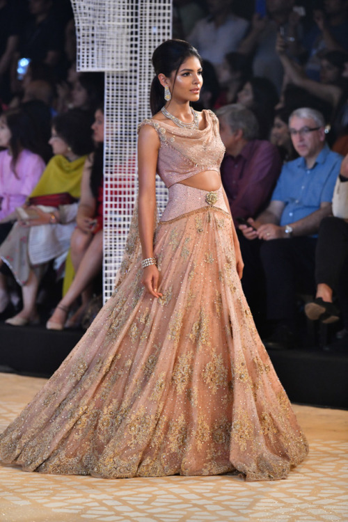 fashionalistick:TARUN TAHILIANI2018 couture collectionINDIA...