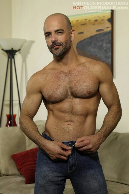 Click here to watch Adam Russo private webcam show