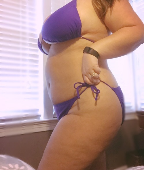 acurvygirlinpink:My other new bikini! Tits tend to pop right...