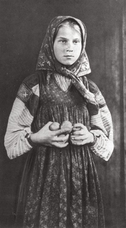 veliko-rosseniya:Old photo of a Russian peasant girl