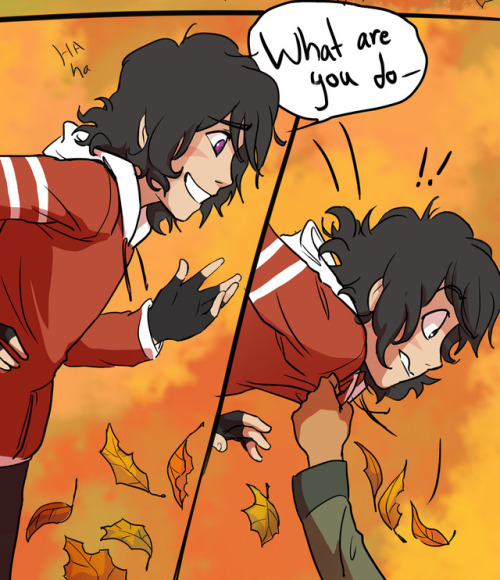 damnspider:For Klancetober, day 2: Autumn leaves