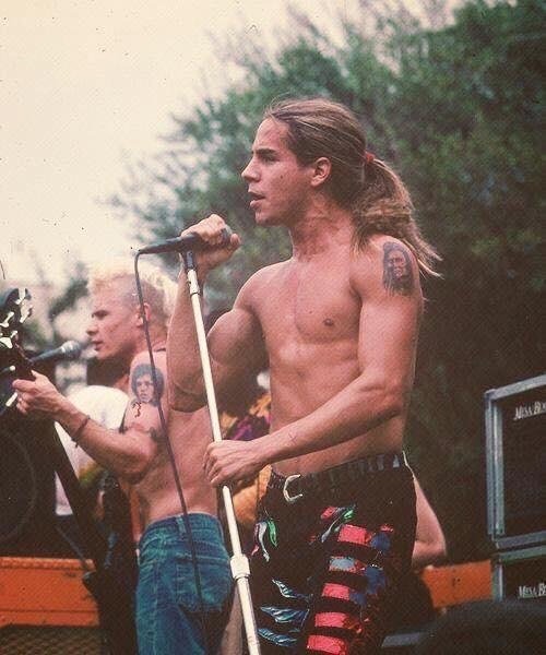 coolkidsofhistory:The Red Hot Chili Peppers, 1986.