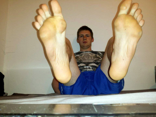 feetboy17world:bigfeetsizemasters:  HUGEFEETGUYS adult photos