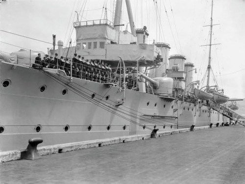 HMS CHATHAM 1923 HMS Chatham was a Town-class light cruiser… – John's ...