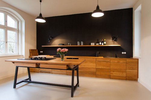 black wall in the kitchen (via bubkevitz)