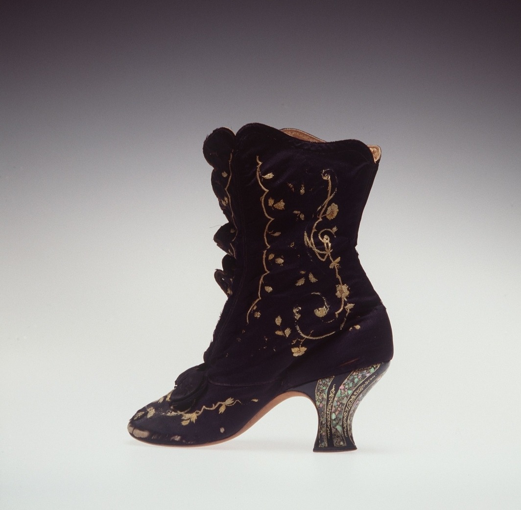 17th to late 20th Centuries Fashion: A Look Back — • Women's boots ...