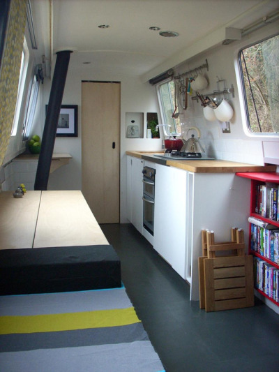 287 Square Foot Houseboat