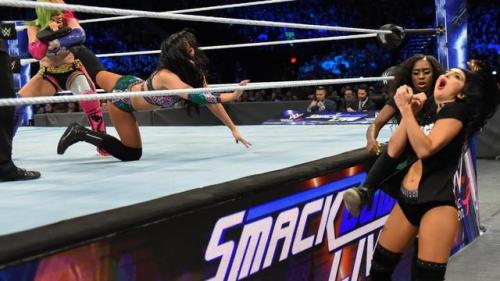 SmackDown 10/2/18: Asuka vs. Peyton Royce