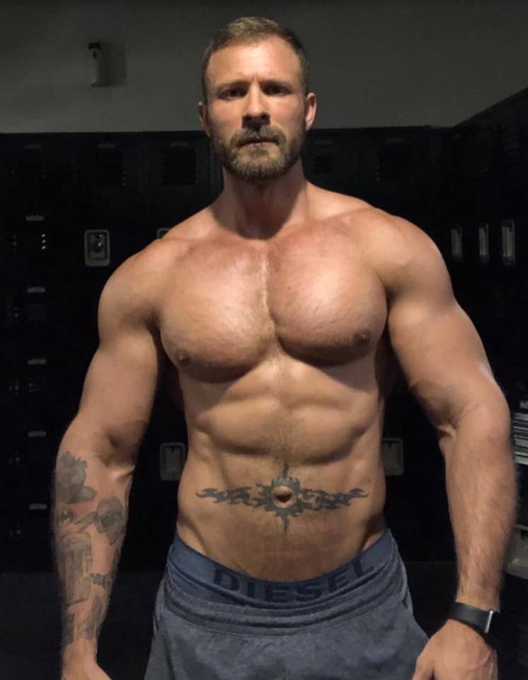 gay porn muscle daddy straight